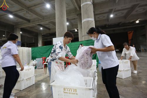 ภาพ No.127409:V.31 ทุ่มเทเพื่อบางกล่ำ การเตรียมงานของเจ้าหน้าที่หน่วยงานต่างๆ  เพื่องานธรรมยาตราอัญเชิญพระบรมสารีริกธาตุ ประดิษฐาน ณ มหารัตนเจดีย์สิริปทุมสวรรค์ (เจดีย์อริยพุทธะ 5 พระองค์) ณ ศูนย์ปฏิบัติธรรมภาคใต้ อ.บางกล่ำ จ.สงขลา ระหว่างวันที่ 9-10 มีนาคม พ.ศ. 2567