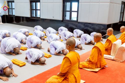 ภาพ No.244744:วันเสาร์ที่ 6 กันยายน พ.ศ. 2568 พิธีถวายบาตร บรรพชา อุปสมบทของนาคธรรมทายาท โครงการอุปสมบทหมู่บูชาธรรมครบรอบ 108 ปี  วันครูผู้ค้นพบวิชชาธรรมกาย ณ โบสถ์พระไตรปิฎก วัดพระธรรมกาย