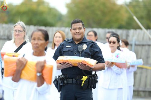ภาพ No.100368:พิธีทอดกฐินบรมจักรพรรดิ ณ วัดพระธรรมกายเท็กซัส รัฐเท็กซัส สหรัฐอเมริกา วันอาทิตย์ที่ 12 พฤศจิกายน พ.ศ. 2566