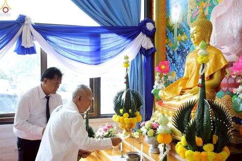 ภาพ No.251181:วันที่ 9 ตุลาคม พ.ศ. 2568 พิธีทอดกฐินสามัคคีทั่วไทย 30,000 วัด โดยคณะศิษยานุศิษย์ บูชาธรรม 81 ปี หลวงพ่อธัมมชโย ณ วัดถ้ำห้วยกลาง ตำบลเขาทะลุ อำเภอสวี จังหวัดชุมพร