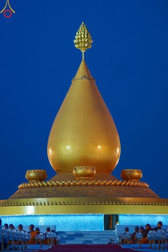 ภาพ No.129564:พิธีจุดประทีป 10,000 ดวง น้อมถวายเป็นพุทธบูชา ณ มหารัตนเจดีย์สิริปทุมสวรรค์ (เจดีย์อริยพุทธะ 5 พระองค์) ศูนย์ปฏิบัติธรรมภาคใต้ อ.บางกล่ำ จ.สงขลา  วันที่ 10 มีนาคม พ.ศ. 2567