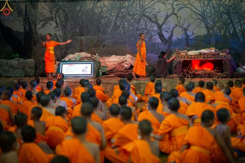 ภาพ No.80619:สามเณรชมนิทรรศการ และสื่อนวัตกรรมพระพุทธศาสนาภาพยนต์ 3 มิติ-จักรวาลนฤมิต ในโครงการบรรพชาสามเณร ฟื้นฟูพระพุทธศาสนาทั่วไทย ประจำปี 2566 ณ วัดพระธรรมกาย จ.ปทุมธานี