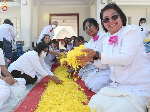 ภาพ No.195428:พิธีต้อนรับพระธรรมยาตรา ณ อนุสรณ์สถานลำดับที่ 4 สถานที่เกิดด้วยกายธรรม วัดโบสถ์(บน) ต.บางคูเวียง จ.นนทบุรี ในโครงการธรรมยาตรา กตัญญูบูชา มหาปูชนียาจารย์ พระมงคลเทพมุนี(สด จนฺทสโร) พระผู้ปราบมาร อนุสรณ์สถาน 7 แห่ง ปีที่ 13 วันที่ 15 มกราคม พ.ศ. 2568