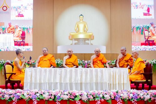 ภาพ No.219496:วันอังคารที่ 22 เมษายน พ.ศ. 2568 สัมมนาสงฆ์ เพื่อความมั่นคงและความเจริญรุ่งเรืองแห่งพระพุทธศาสนา  เนื่องในวันคุ้มครองโลก พิธีถวายมหาสังฆทานแด่คณะสงฆ์ 40,000 กว่าวัดทั่วประเทศ ณ วัดพระธรรมกาย จ.ปทุมธานี