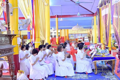 ภาพ No.260500:วันที่ 19 ตุลาคม พ.ศ. 2568 พิธีทอดกฐินสามัคคีทั่วไทย 30,000 วัด โดยคณะศิษยานุศิษย์ บูชาธรรม 81 ปี หลวงพ่อธัมมชโย ณ วัดน้ำอาบ ต.ขุนอินทประมูล อ.โพธิ์ทอง จ.อ่างทอง