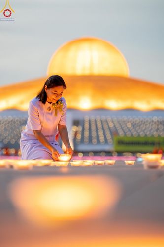 ภาพ No.150264:พิธีจุดประทีป และพิธีฉลองชัยสวดมนต์ บทธัมมจักกัปปวัตตนสูตร ครบ 6,668,272,727 จบ เนื่องในวันธรรมชัย 27 สิงหาคม พ.ศ. 2567 ณ มหารัตนวิหารคด วัดพระธรรมกาย