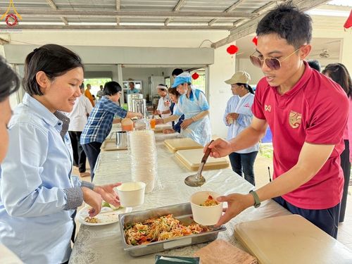 ภาพ No.128595:V.33 รวมพลังเพื่อบางกล่ำ การเตรียมงานของเจ้าหน้าที่หน่วยงานต่างๆ เพื่องานธรรมยาตราอัญเชิญพระบรมสารีริกธาตุ ประดิษฐาน ณ มหารัตนเจดีย์สิริปทุมสวรรค์ (เจดีย์อริยพุทธะ 5 พระองค์) ศูนย์ปฏิบัติธรรมภาคใต้ อ.บางกล่ำ จ.สงขลา ระหว่างวันที่ 9-10 มีนาคม พ.ศ. 2567