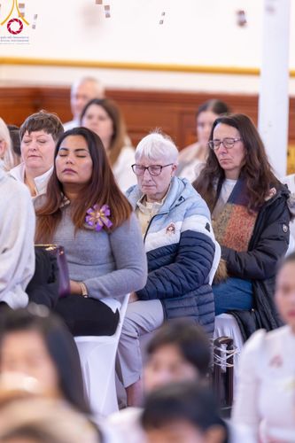 ภาพ No.96385:พิธีทอดกฐินราชันปฐพี ราชินีที่ดิน เพื่อซื้อที่ดินหลังโบสถ์ ฉลองครบรอบ 10 ปีสถาปนาโบสถ์วัดพุทธ วันอาทิตย์ที่ 19 พฤศจิกายน พ.ศ. 2566 ณ วัดพระธรรมกายนิวคาสเซิล ประเทศอังกฤษ