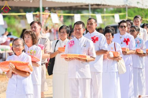 ภาพ No.175244:พิธีทอดปฐมกฐิน ธุดงคสถานวังทรายพูน เขาพนมพาธัมมานุสรณ์ พุทธันดรสุวรรณภูมิ  ต.หนองพระ อ.วังทรายพูน จ.พิจิตร ในโครงการกฐินสามัคคีทั่วไทย 30,000 วัด บูชาธรรม 80 ปี หลวงพ่อธัมมชโย โดยคณะศิษยานุศิษย์วัดพระธรรมกาย วันที่ 14 พฤศจิกายน พ.ศ. 2567