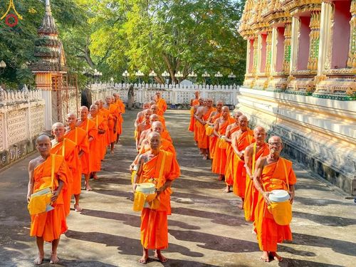 ภาพ No.102175:พิธีบรรพชาธรรมทายาท ในโครงการอุปสมบทหมู่ รุ่นบูชาธรรมมหาปูชนียาจารย์ ศูนย์ปฏิบัติธรรมหนองบัวลำภู ณ วัดสว่างอารมณ์ อ.ศรีบุญเรือง จ.หนองบัวลำภู วันที่ 10 ธันวาคม พ.ศ. 2566