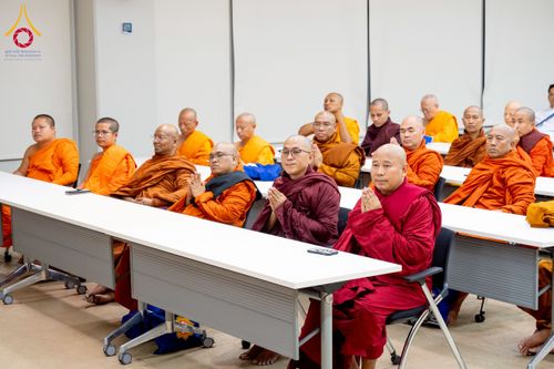 ภาพ No.222617:วันที่ 23 เมษายน พ.ศ. 2568 หลวงพ่อทัตตชีโวต้อนรับคณะสงฆ์เมียนมาร์ ณ อาคาร 100 ปี คุณยายมหารัตนอุบาสิกาจันทร์ ขนนกยูง วัดพระธรรมกาย