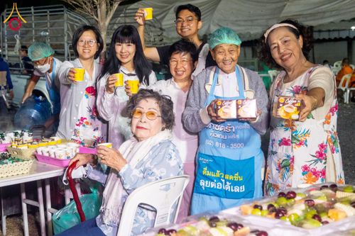 ภาพ No.195842:พิธีถวายภัตตาหารเป็นสังฆทาน แด่พระธรรมยาตรา ณ วัดโบสถ์(บน) ตำบลบางคูเวียง อำเภอบางกรวย จังหวัดนนทบุรี ในโครงการธรรมยาตรา กตัญญูบูชา มหาปูชนียาจารย์ พระมงคลเทพมุนี(สด จนฺทสโร) พระผู้ปราบมาร อนุสรณ์สถาน 7 แห่ง ปีที่ 13 วันที่ 16 มกราคม พ.ศ. 2568