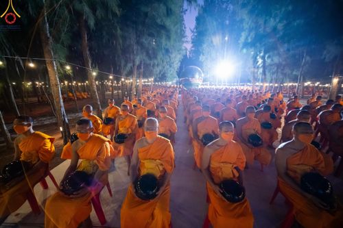 ภาพ No.107334:พิธีตักบาตรพระธรรมยาตราฯ ในโครงการธรรมยาตรากตัญญูบูชา มหาปูชนียาจารย์ พระมงคลเทพมุนี(สด จนฺทสโร) พระผู้ปราบมาร ปีที่ 12 ณ อนุสรณ์สถานมหาวิหารพระมงคลเทพมุนี อ.สองพี่น้อง จ.สุพรรณบุรี วันที่ 7 มกราคม พ.ศ. 2567