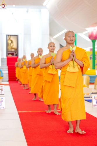 ภาพ No.227320:วันเสาร์ที่ 31 พฤษภาคม พ.ศ. 2568 พิธีเวียนประทักษิณรอบพระอุโบสถ ในพิธีอุปสมบท สามเณรเตรียม DCI รุ่นที่ 22 ณ อุโบสถพระไตรปิฎก วัดพระธรรมกาย