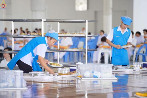 ภาพ No.229445:วันเสาร์ที่ 21 มิถุนายน พ.ศ. 2568 พิธีถวายภัตตาหารเมนูสวรรค์ เพื่อการบรรลุธรรม ณ หอฉันคุณยายอาจารย์ฯ วัดพระธรรมกาย