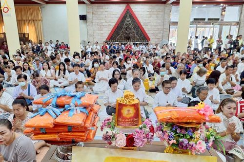 ภาพ No.253793:วันที่ 12 ตุลาคม พ.ศ. 2568 พิธีทอดกฐินสามัคคีทั่วไทย 30,000 วัด โดยคณะศิษยานุศิษย์ บูชาธรรม 81 ปี หลวงพ่อธัมมชโย ณ วัดสะพาน เขตคลองเตย กรุงเทพฯ