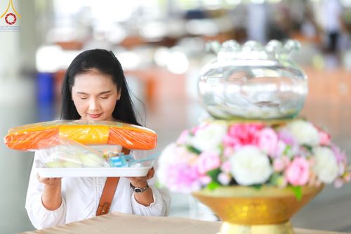 ภาพ No.140028:พิธีบุพเปตพลี ครั้งที่ 151 ร่วมอุทิศบุญกุศลแด่หมู่ญาติที่ล่วงลับไปแล้ว และสืบทอดอายุพระพุทธศาสนา วันพฤหัสบดีที่ 6 มิถุนายน พ.ศ. 2567 (วันพระ แรม 15 ค่ำ เดือน 6) ณ หอฉันคุณยายอาจารย์ วัดพระธรรมกาย