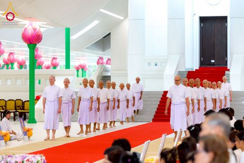 ภาพ No.256147:วันที่ 4 ตุลาคม พ.ศ. 2568 พิธีบรรพชาอุปสมบท  โครงการอุปสมบทหมู่บูชาธรรม 141 ปี  พระมงคลเทพมุนี (สด จนฺทสโร) ณ โบสถ์พระไตรปิฏก วัดพระธรรมกาย จ.ปทุมธานี