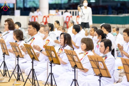 ภาพ No.202263:พิธีถวายภัตตาหารเป็นสังฆทาน แด่พระธรรมยาตรา ณ วัดพระธรรมกาย ตำบลคลองสาม อำเภอคลองหลวง จังหวัดปทุมธานี ในโครงการธรรมยาตรา กตัญญูบูชา มหาปูชนียาจารย์ พระมงคลเทพมุนี(สด จนฺทสโร) พระผู้ปราบมาร อนุสรณ์สถาน 7 แห่ง ปีที่ 13 วันที่ 27 มกราคม พ.ศ. 2568