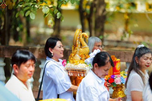 ภาพ No.265733:วันที่ 12 ตุลาคม พ.ศ. 2568 พิธีทอดกฐินสามัคคีทั่วไทย ณ วัดหลังถ้ำ ต.ท่าตูม อ.ศรีมหาโพธิ จ.ปราจีนบุรี โดยคณะศิษยานุศิษย์ บูชาธรรม 81 ปี หลวงพ่อธัมมชโย