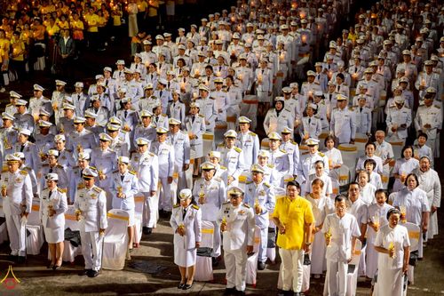 ภาพ No.235099:วันจันทร์ที่ 28 กรกฎาคม พ.ศ. 2568 พิธีถวายเครื่องราชสักการะและวางพานพุ่ม และพิธีจุดเทียนถวายพระพรชัยมงคล เนื่องในโอกาสวันเฉลิมพระชนมพรรษา พระบาทสมเด็จพระวชิรเกล้าเจ้าอยู่หัว ณ บริเวณหน้าอาคารสำนักงาน เทศบาลเมืองคลองหลวง จ.ปทุมธานี