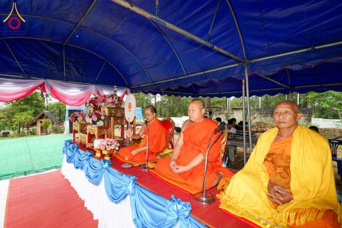 ภาพ No.174057:พิธีวางศิลาฤกษ์มหาสมบัติ โปรยรัตนชาติบ่อมงคลเศรษฐี ติดแผ่นทอง ลูกนิมิต - ช่อฟ้า เพื่อสถาปนาสร้างอุโบสถ บูชาธรรม 80 ปีหลวงพ่อธัมมชโย ณ วัดทุ่งเจริญธรรม อ.อมก๋อย จ.เชียงใหม่ วันที่ 8 พฤศจิกายน พ.ศ. 2567