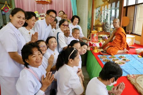 ภาพ No.183194:พิธีทอดกฐิน ณ วัดจวนดำรงศ์ราชพลขันต์ อ.พระประแดง จ.สมุทรปราการ ในโครงการทอดกฐินสามัคคีทั่วไทย 30,000 วัด บูชาธรรม 80 ปี หลวงพ่อธัมมชโย โดยคณะศิษยานุศิษย์วัดพระธรรมกาย วันศุกร์ที่ 15 พฤศจิกายน พ.ศ. 2567