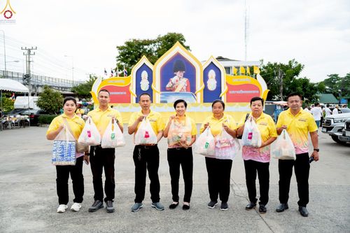 ภาพ No.241844:วันอาทิตย์ที่ 31 สิงหาคม พ.ศ. 2568 พิธีทำบุญแด่คณะสงฆ์ 122 รูป ฉลอง 121 ปี อำเภอคลองหลวง จ.ปทุมธานี เพื่อนำส่งช่วยเหลือคณะสงฆ์ 323 วัด 4 จังหวัดชายแดนภาคใต้ และช่วยเหลือประชาชนจากเหตุปะทะ แนวชายแดนไทย-กัมพูชา ณ บริเวณหน้าที่ว่าการอำเภอคลองหลวง 