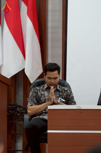 ภาพ No.227478:วันที่ 30 พฤษภาคม พ.ศ. 2568 สันติสุขจากสมาธิ แผ่ไพศาลในแดนอิเหนา : พระสงฆ์ไทยเยือนวิทยาลัยราเดนวิจายา อินโดนีเซีย