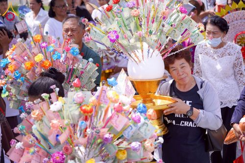 ภาพ No.275562:วันที่ 5 พฤศจิกายน พ.ศ. 2568 พิธีทอดกฐินสามัคคีทั่วไทย ณ วัดวังมะนาว อ.ปากท่อ จ.ราชบุรี โดยคณะศิษยานุศิษย์ บูชาธรรม 81 ปี หลวงพ่อธัมมชโย