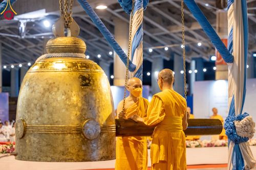 ภาพ No.100085:พิธีฉลองชัย สวดมนต์บทธัมมจักกัปปวัตนสูตร 5,899,999,999 จบ ณ มหารัตนวิหารคด วัดพระธรรมกาย วันจันทร์ที่ 27 พฤศจิกายน พ.ศ. 2566