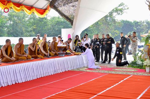 ภาพ No.176804:พิธีทอดกฐิน ณ วัดคลองตัน ต.วังน้ำเขียว อ.กำแพงแสน จ.นครปฐม ในโครงการทอดกฐินสามัคคีทั่วไทย 30,000 วัด บูชาธรรม 80 ปี หลวงพ่อธัมมชโย โดยคณะศิษยานุศิษย์วัดพระธรรมกาย วันที่ 12 พฤศจิกายน พ.ศ. 2567