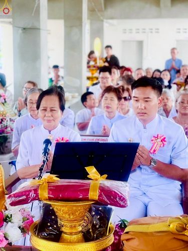 ภาพ No.253402:วันที่ 12 ตุลาคม พ.ศ. 2568 พิธีทอดกฐินสามัคคีทั่วไทย 30,000 วัด โดยคณะศิษยานุศิษย์ บูชาธรรม 81 ปี หลวงพ่อธัมมชโย ณ วัดท้องคุ้ง ตำบลคลองด่าน  อำเภอบางบ่อ จังหวัดสมุทรปราการ