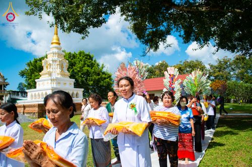 ภาพ No.173317:พิธีทอดกฐิน วัดศรีดงเย็น จ.ลำพูน ในโครงการกฐินสามัคคีทั่วไทย 30,000 วัด บูชาธรรม 80 ปี หลวงพ่อธัมมชโย โดยคณะศิษยานุศิษย์วัดพระธรรมกาย วันที่ 31 ตุลาคม พ.ศ. 2567