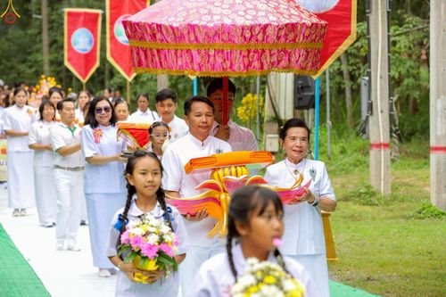 ภาพ No.263794:วันที่ 23 ตุลาคม พ.ศ. 2568 พิธีทอดกฐินสามัคคีทั่วไทย 30,000 วัด โดยคณะศิษยานุศิษย์ บูชาธรรม 81 ปี หลวงพ่อธัมมชโย ณ ธุดงคสถานสุราษฎร์ธานี ต.ขุนทะเล อ.เมือง จ.สุราษฎร์ธานี