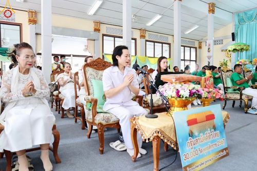 ภาพ No.162643:โครงการกฐินสามัคคีทั่วไทย 30,000 วัด บูชาธรรม 80 ปี หลวงพ่อธัมมชโย โดย คณะศิษยานุศิษย์วัดพระธรรมกาย ณ วัดกาหลง จ.สมุทรสาคร วันที่ 19 ตุลาคม พ.ศ. 2567