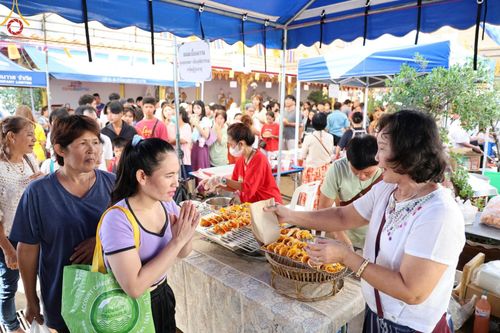 ภาพ No.166552:พิธีทอดกฐิน ณ วัดไทรม้าเหนือ จ.นนทบุรี ในโครงการกฐินสามัคคีทั่วไทย 30,000 วัด บูชาธรรม 80 ปี หลวงพ่อธัมมชโย โดยคณะศิษยานุศิษย์วัดพระธรรมกาย วันที่ 23 ตุลาคม พ.ศ. 2567