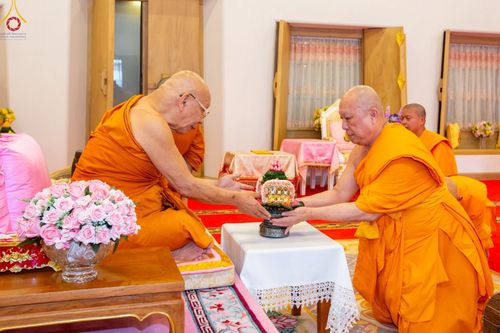 ภาพ No.84929:พิธีทำสามีจิกรรมและรับฟังโอวาท จากพระผู้ใหญ่ พระมหาเถระ พระสังฆาธิการ เนื่องในเทศกาลเข้าพรรษา ของคณะสงฆ์วัดพระธรรมกาย นำโดยหลวงพ่อทัตตชีโว วันที่ 3 สิงหาคม พ.ศ. 2566