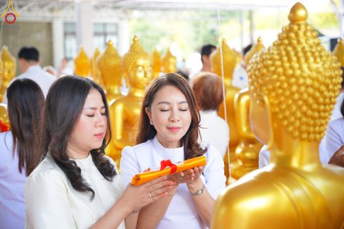 ภาพ No.186375:พิธีบรรจุพระบรมสารีริกธาตุ และพิธีพุทธาภิเษกองค์พระประธาน 150 องค์  ส่งประดิษฐาน ณ ดินแดนพุทธภูมิ อินเดีย-เนปาล ณ วัดประยูรธรรมาราม อ.ลำลูกกา จ.ปทุมธานี วันอาทิตย์ที่ 15 ธันวาคม พ.ศ. 2567