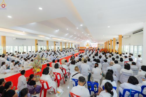 ภาพ No.331656:วันพุธที่ ๓ มิถุนายน พ.ศ.๒๕๖๙ พิธีทอดผ้าป่า ปฏิบัติธรรมกลั่นแผ่นดิน พิธีโปรยรัตนชาติ  และ พิธีตอกเสาเข็ม มงคลต้นแรก สถาปนา "องค์พระเจดีย์เพื่อสร้างสันติภาพโลก"  องค์แรก ครั้งแรกของลำปาง ประตูสู่ภาคเหนือ  ณ ศูนย์ปฏิบัติธรรมเถินเทิดธรรม อ.เถิน จ.ลำปาง