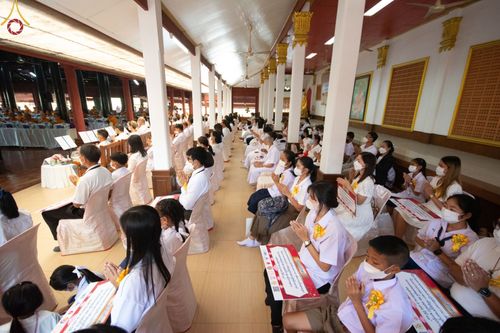 ภาพ No.74873:พิธีเจริญพระพุทธมนต์ ปฏิบัติธรรม มอบทุนการศึกษา ถวายสังฆทาน 106 วัด เพื่อถวายเป็นพุทธบูชา และขับเคลื่อนโครงการหมู่บ้านรักษาศีล 5 โดยคณะสงฆ์จังหวัดนครปฐม คณะศิษยานุศิษย์วัดพระธรรมกาย โครงการธรรมยาตราฯ ปีที่ 11 ณ วัดบางปลา อ.บางเลน จ.นครปฐม วันที่ 28 มกราค