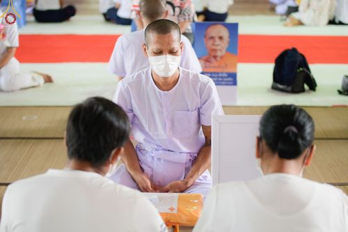 ภาพ No.65486:พิธีขอขมามอบผ้าไตร นาคธรรมทายาท ในโครงการอุปสมบทบูชาธรรม มหาปูชนียาจารย์ประจำปี 2565 ณ ศูนย์อบรมเยาวชนผาสุกวนิช จ.ราชบุรี วันที่ 19 พฤศจิกายน พ.ศ. 2565