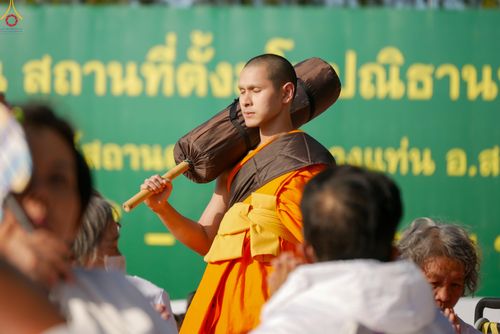 ภาพ No.290558:วันที่ 7 มกราคม พ.ศ. 2569 พิธีต้อนรับพระธรรมยาตรา ณ อนุสรณ์สถานลำดับที่ 2  สถานที่ตั้งมโนปณิธานบวชตลอดชีวิต อนุสรณ์สถานคลองบางนางแท่น (ภาพชุดที่ 2) อ.สามพราน จ.นครปฐม ในโครงการธรรมยาตรา กตัญญูบูชา มหาปูชนียาจารย์ พระมงคลเทพมุนี(สด จนฺทสโร) พระผู้ปราบมาร 
