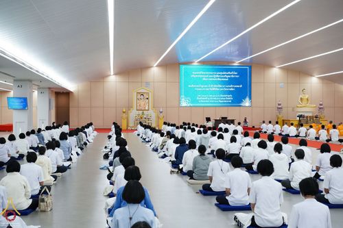 ภาพ No.67575:คณะสงฆ์วัดพระธรรมกาย และศูนย์ส่งเสริมทั่วโลกเจริญพระพุทธมนต์ และปฏิบัติธรรมเจริญสมาธิภาวนาเพื่อถวายพระพรชัยมงคลแด่ สมเด็จพระเจ้าลูกเธอ เจ้าฟ้าพัชรกิติยาภา นเรนทิราเทพยวดี กรมหลวงราชสาริณีสิรพัชร มหาวัชรราธิดา