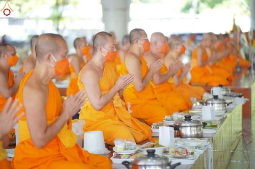 ภาพ No.72785:พิธีเจริญพระพุทธมนต์ และถวายภัตตาหารเป็นสังฆทาน เนื่องในวันคล้ายวันเกิด ครบรอบ 114 ปี คุณยายอาจารย์มหารัตนอุบาสิกาจันทร์ ขนนกยูง วันที่ 19 มกราคม พ.ศ. 2566 ณ หอฉันคุณยายอาจารย์ฯ วัดพระธรรมกาย จ.ปทุมธานี