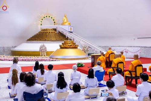 ภาพ No.89227:พิธีประดิษฐานรูปหล่อทองคำ  คุณยายอาจารย์มหารัตนอุบาสิกาจันทร์ ขนนกยูง ภายในมหาวิหารคุณยายอาจารย์ฯ เนื่องในวันครูผู้ค้นพบวิชชาธรรมกาย วันศุกร์ที่ 29 กันยายน พ.ศ. 2566 ณ วัดพระธรรมกาย จ.ปทุมธานี