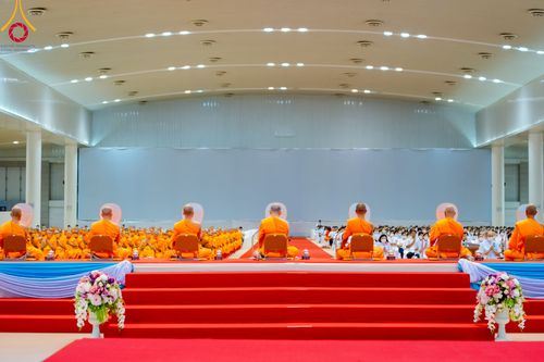 ภาพ No.90833:พิธีบำเพ็ญกุศลสวดพระอภิธรรม  อุบาสกถาวร พรหมถาวร (อุบาสกผู้ปั้นพระ) คืนที่ 4 วันอังคารที่ 17 ตุลาคม พ.ศ. 2566 ณ ห้องแก้วสารพัดนึก 1 สภาธรรมกายสากล วัดพระธรรมกาย จ.ปทุมธานี
