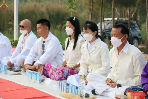 ภาพ No.68539:พิธีเจริญพระพุทธมนต์และตักบาตรพระ ๑,๐๐๐ รูป บำเพ็ญกุศลเพื่อถวายพระพรชัยแด่ สมเด็จพระเจ้าลูกเธอเจ้าฟ้าพัชรกิติยาภา นเรนทิราเทพยวดี กรมหลวงราชสาริณีสิริพัชร มหาวัชรราชธิดา และ ฉลองเมืองลำปาง ๑,๓๔๒ ปี วันศุกร์ที่ ๓๐ ธันวาคม พ.ศ.๒๕๖๕ ณ ศูนย์ปฏิบัติธรรมลำปาง 