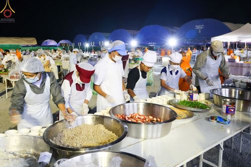 ภาพ No.73978:พิธีถวายภัตตาหารเป็นสังฆทาน แด่คณะพระธรรมยาตราฯ ในโครงการธรรมยาตรากตัญญูบูชา มหาปูชนียาจารย์ พระมงคลเทพมุนี(สด จนฺทสโร) พระผู้ปราบมาร อนุสรณ์สถาน 7 แห่ง ปีที่ 11 วันที่ 24 มกราคม พ.ศ. 2566