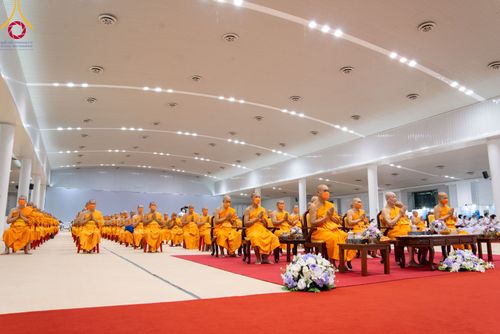 ภาพ No.91063:พิธีบำเพ็ญกุศลสวดพระอภิธรรม  อุบาสกถาวร พรหมถาวร (อุบาสกผู้ปั้นพระ) คืนสุดท้าย วันศุกร์ที่ 20 ตุลาคม พ.ศ. 2566 ณ ห้องแก้วสารพัดนึก 1 สภาธรรมกายสากล วัดพระธรรมกาย จ.ปทุมธานี